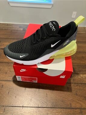 Nike Air Max 270